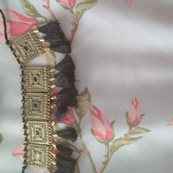 Earrings with necklace - Picture 3 of 3